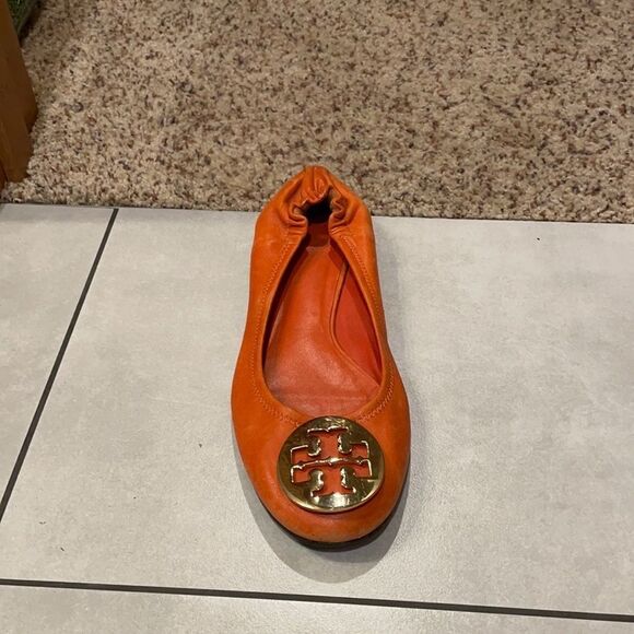 TORY Burch woman’s orange Right flat only - Picture 1 of 8